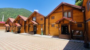 Mặt tiền nơi lưu trú