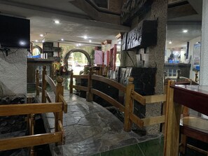مطعم