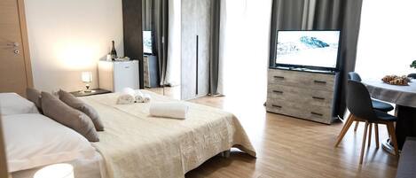 Matrimoniale - bagno in comune | 笔记本电脑工作区、免费 WiFi