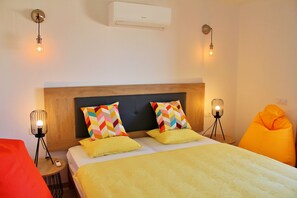 Minibar, bed sheets