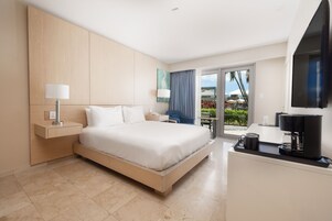 In-room safe, individually furnished, desk, laptop workspace