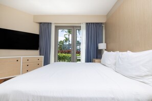 セーフティボックス (室内)、客室ごとに異なるインテリア、デスク、ノートパソコン用作業スペース