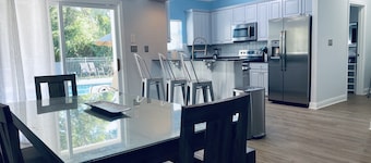 Private Pool, 6 passenger Golf Cart, and 4 bikes! EV charger on site!