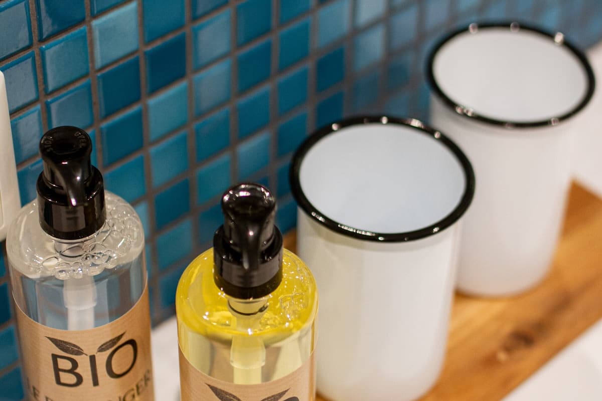 deluxe double room | bathroom | shower, rainfall showerhead, free toiletries, hair dryer