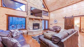 Smart TV y chimenea