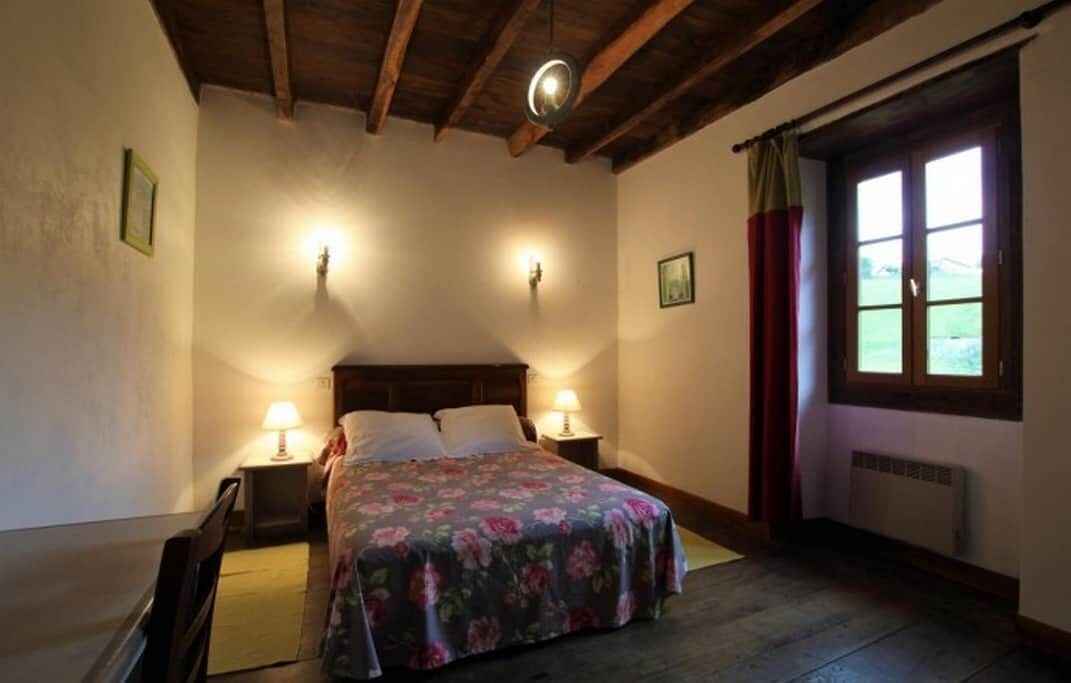 6 Schlafzimmer, Bügeleisen/Bügelbrett, Reisekinderbett, kostenloses WLAN