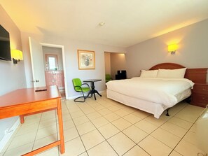 Chambre simple Deluxe, 1 très grand lit | 1 chambre, espace de travail pour ordinateurs portables