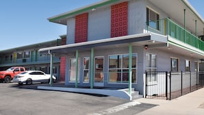 Exterior - Greeley University Inn (Greeley)