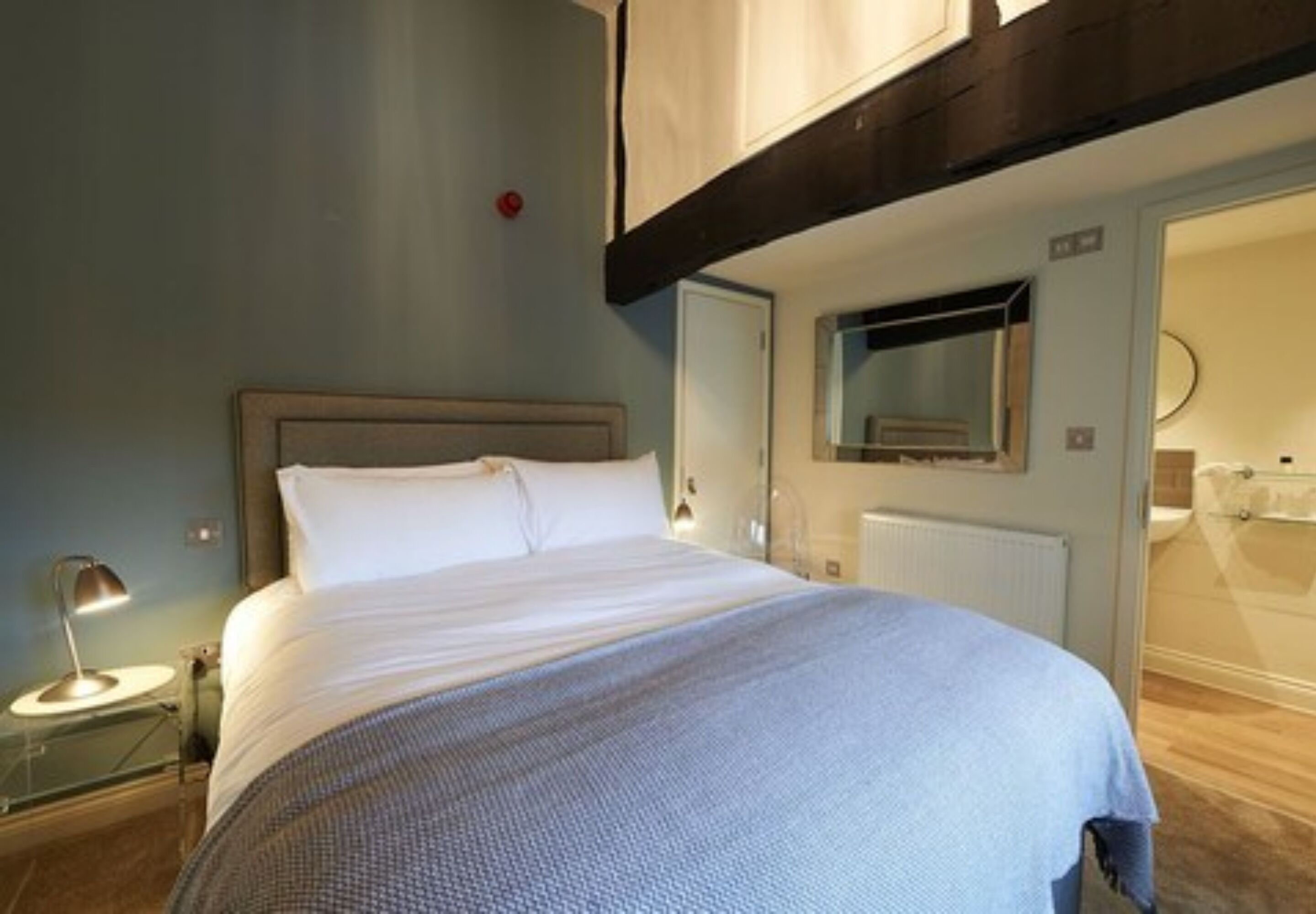 1 bedroom, individually decorated, individually furnished, desk