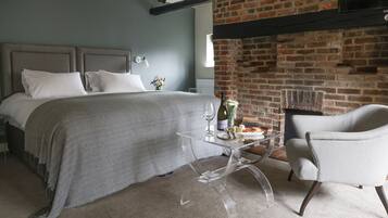 1 phòng ngủ, trang trí khác biệt