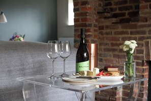Deluxe Double Room | Individually decorated, individually furnished, desk, laptop workspace - The Swan at Forest Row (Forest Row)