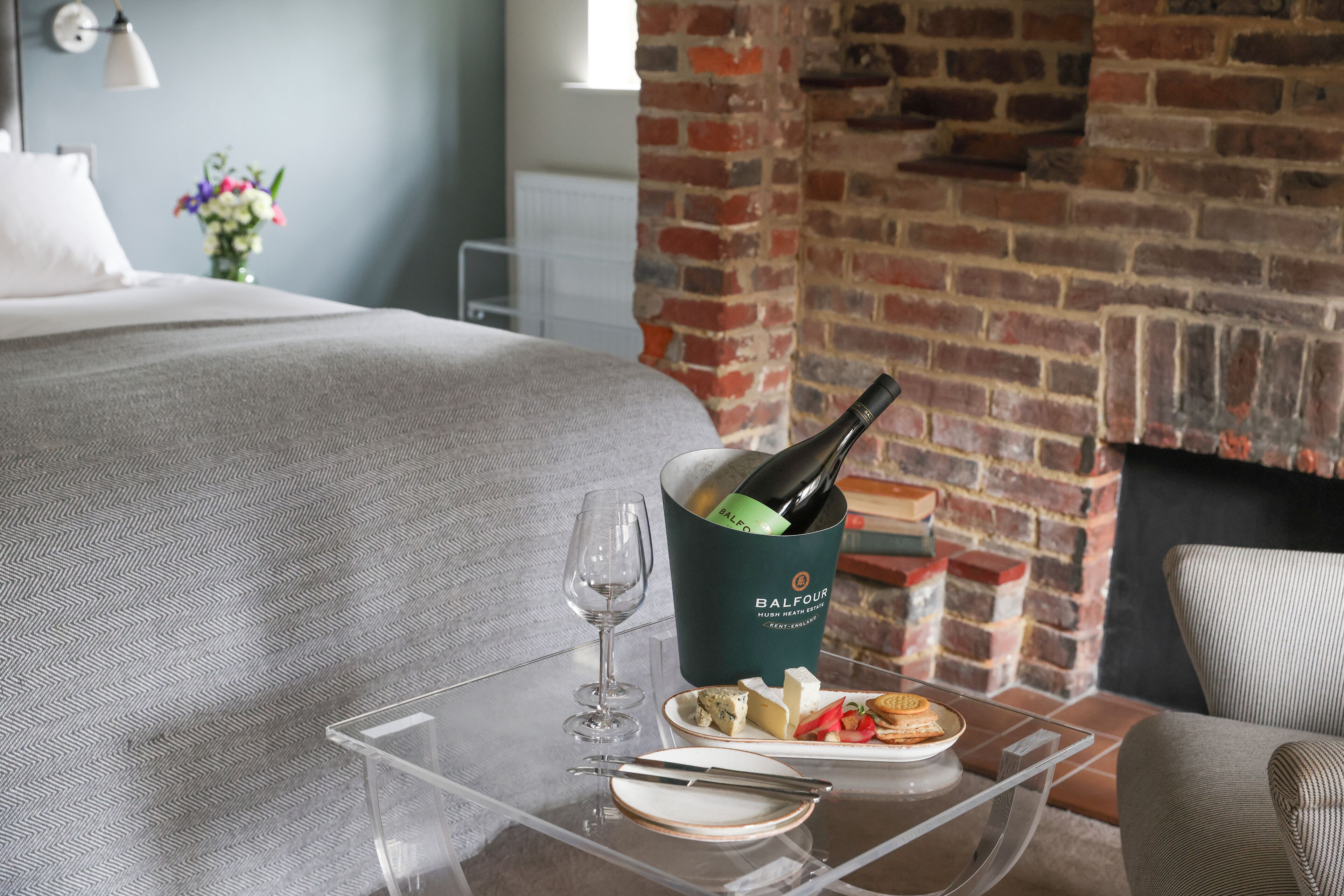 deluxe double room | 1 bedroom, individually decorated, individually furnished, desk