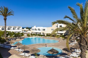 Indoor pool, 3 outdoor pools - Hôtel Hammamet Beach (Hammamet)