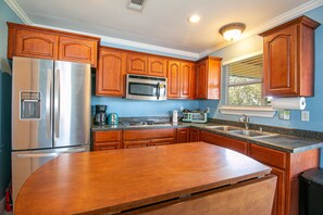 Fridge, microwave, coffee/tea maker, toaster