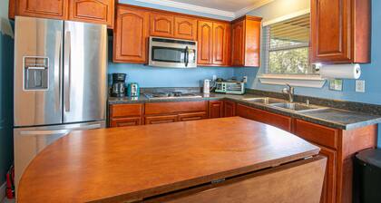 Flirty Flamingo, Too! 1 bedroom with in-ground pool!