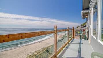 Townhome, 1 King Bed (Storm Watchers Pointe) | Balcony