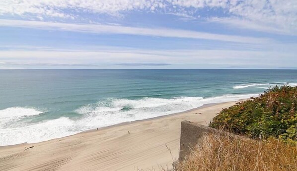 House, Multiple Beds (Whale Watch Beach House) | Beach