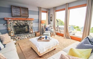 House, Multiple Beds (Pearl By the Sea) | Living room - Pearl By the Sea (Gleneden Beach)