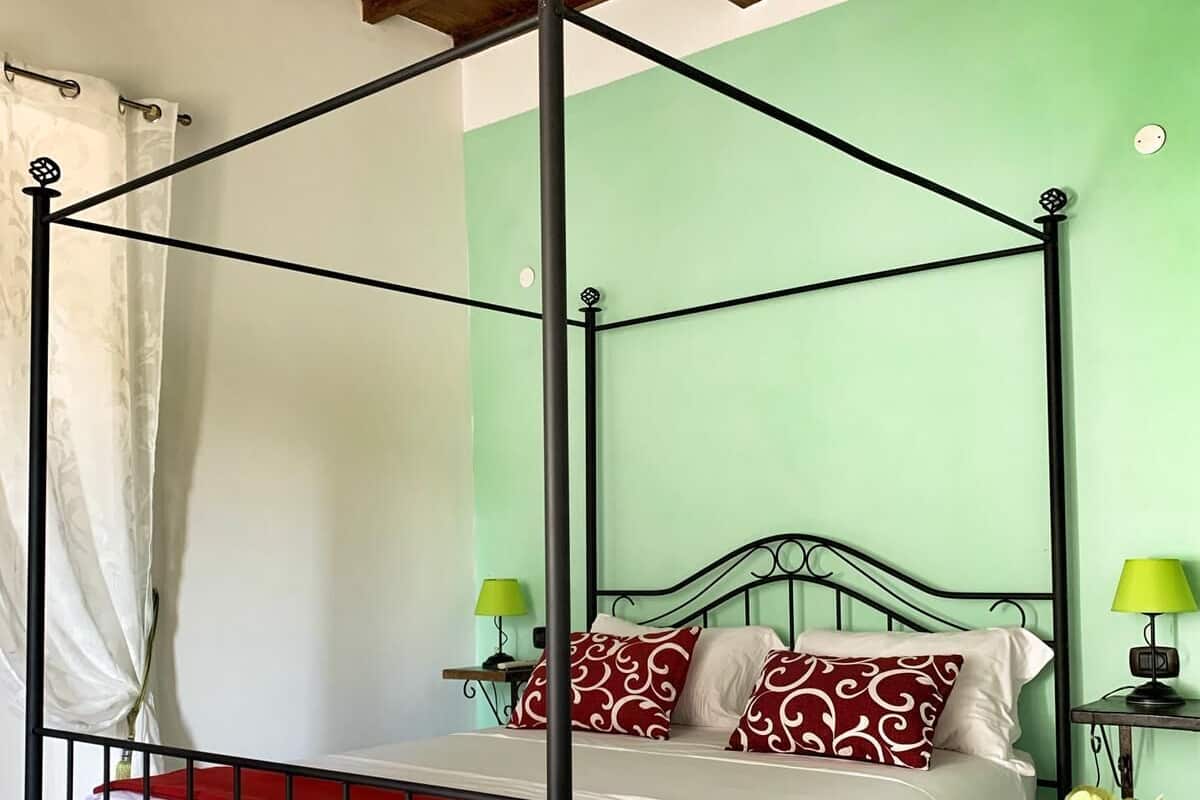 Deluxe Triple Room, Mountain View | 1 bedroom, free WiFi, bed sheets