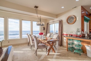 House, Multiple Beds (Wave Crest) | Private kitchen