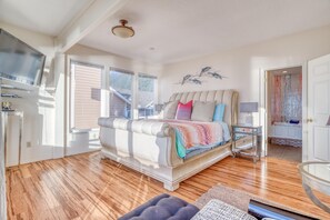 House, Multiple Beds (Wave Crest) | 3 bedrooms, iron/ironing board, WiFi, bed sheets