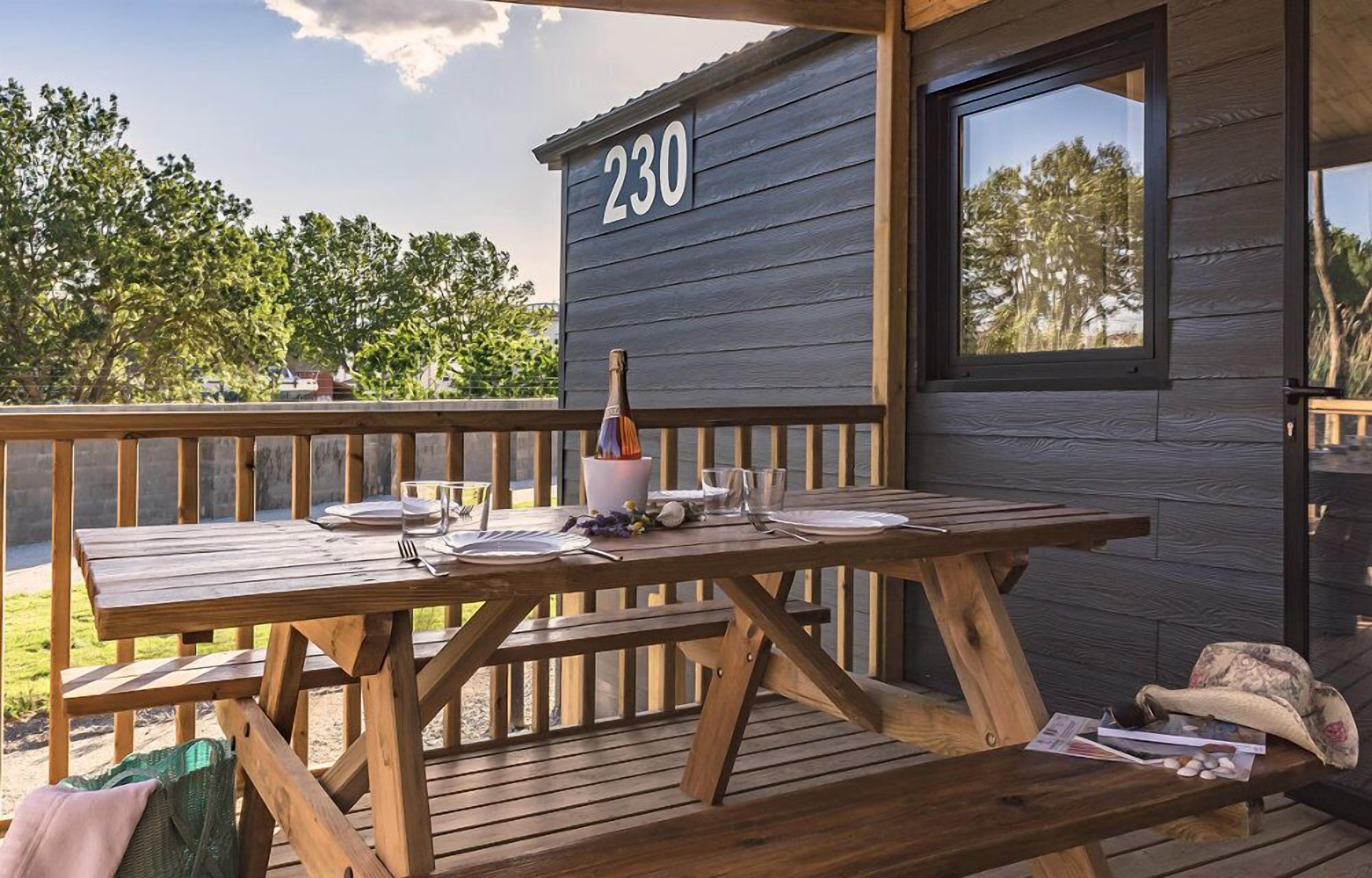 Deluxe Cabin | Terrace/patio