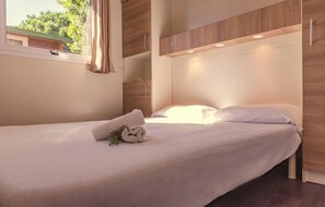 Family Cabin | Desk, laptop workspace, WiFi, bed sheets - Rubina Resort (Castello d'Empuries)