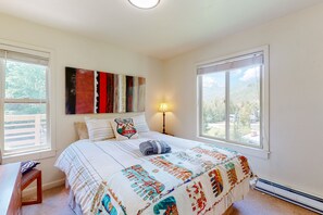 2 makuuhuonetta, silitysrauta/-lauta, Wi-Fi, vuodevaatteet