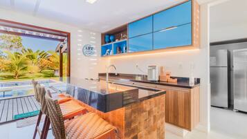 Ferienhaus | Eigene Küche | Großer Kühlschrank, Mikrowelle, Herdplatte, Toaster