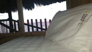 Individually decorated, iron/ironing board, free WiFi, bed sheets