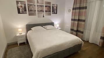 2 slaapkamers, een strijkplank/strijkijzer, wifi, beddengoed