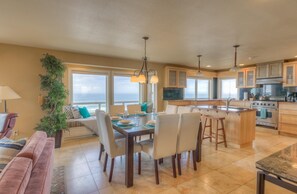 Talo, useita sänkyjä (Surf and Sand) | Yksityinen keittiö