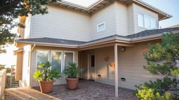 House, Multiple Beds (Surf and Sand) | Exterior