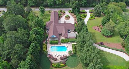 Private House Retreat on Beautiful Lake Hartwell with Private Pool