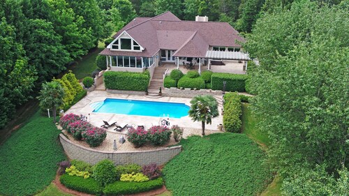 Private House Retreat on Beautiful Lake Hartwell with Private Pool