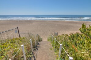 House, Multiple Beds (Neptune's Retreat) | Beach - Neptune's Retreat (Gleneden Beach)