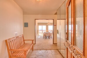 House, Multiple Beds (Neptune's Retreat) | Living room - Neptune's Retreat (Gleneden Beach)