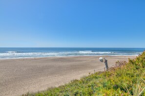 House, Multiple Beds (Neptune's Retreat) | Beach - Neptune's Retreat (Gleneden Beach)