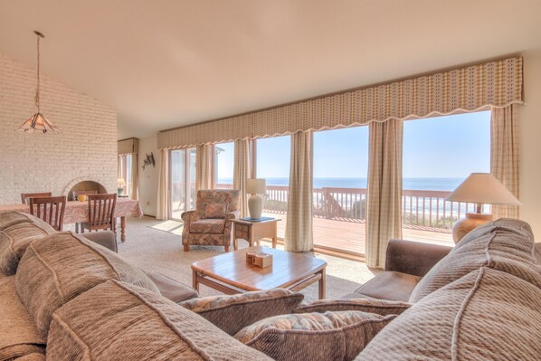 House, Multiple Beds (Neptune's Retreat) | Living room - Neptune's Retreat (Gleneden Beach)