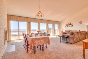 House, Multiple Beds (Neptune's Retreat) | Living room - Neptune's Retreat (Gleneden Beach)