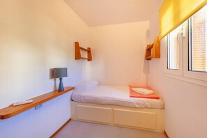 3 bedrooms, in-room safe, iron/ironing board, free WiFi