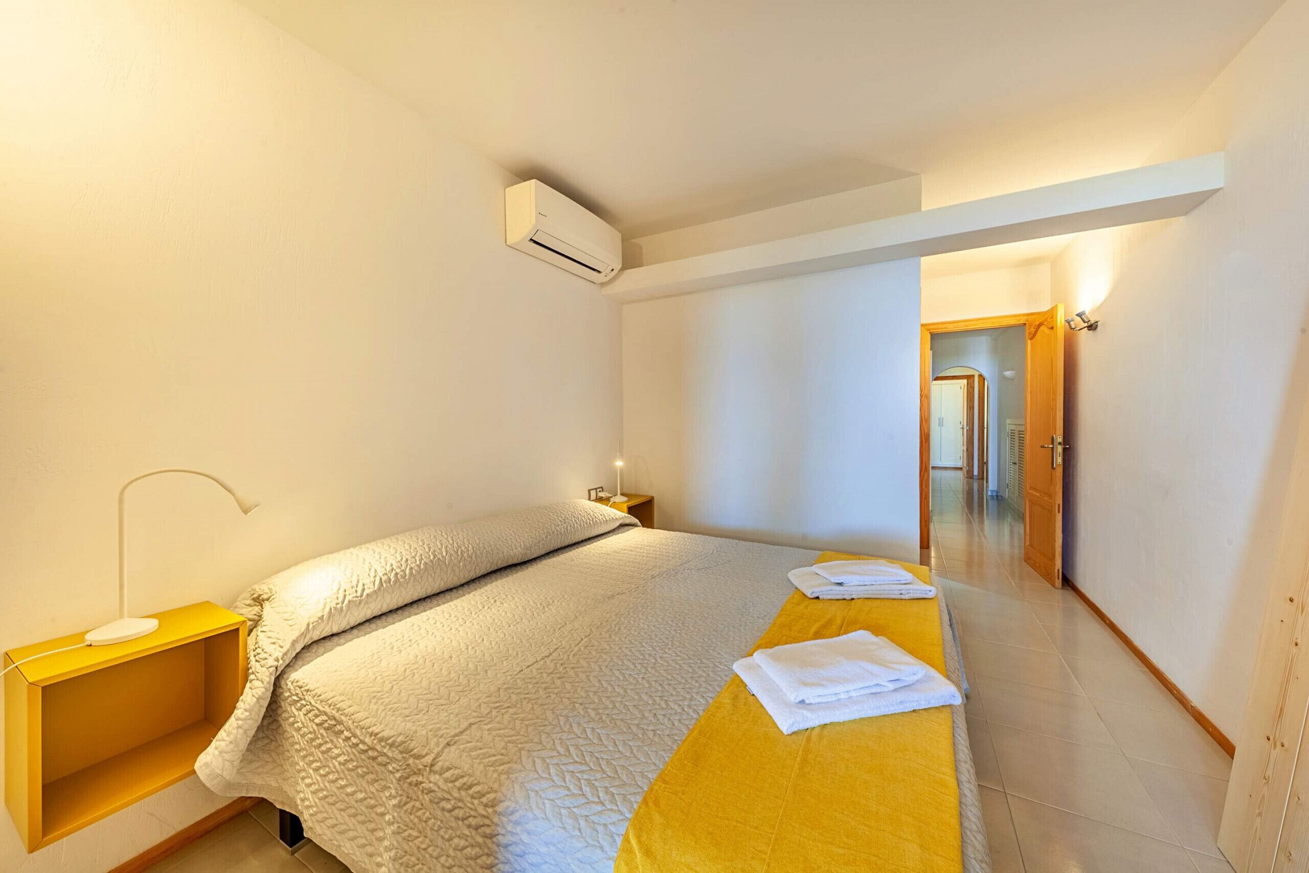 3 soverom, safe på rommet, strykejern/-brett og wi-fi (inkludert)