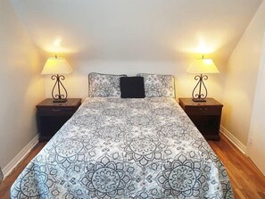 4 bedrooms, desk, iron/ironing board, free WiFi