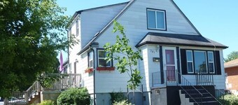 Lincoln's Red Door -  HUGE 4 BR/2 BA private APT