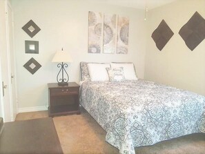 4 bedrooms, desk, iron/ironing board, free WiFi