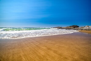 House, Multiple Beds (Wave Watchers) | Beach