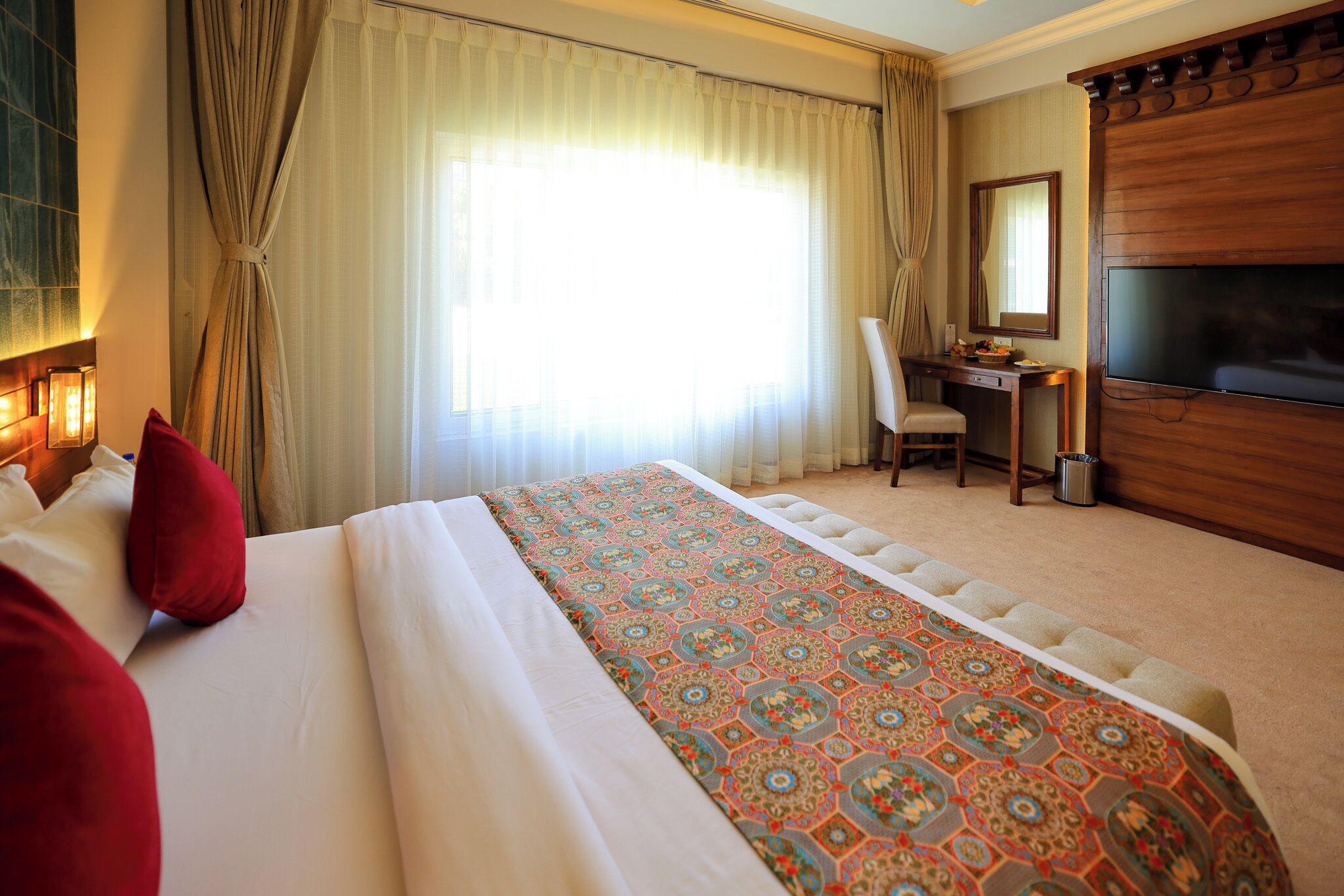 高級雙人房 | 迷你吧、書桌、手提電腦工作空間、免費 Wi-Fi