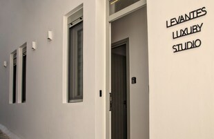 Casa | 1 quarto, cofres nos quartos, escrivaninha