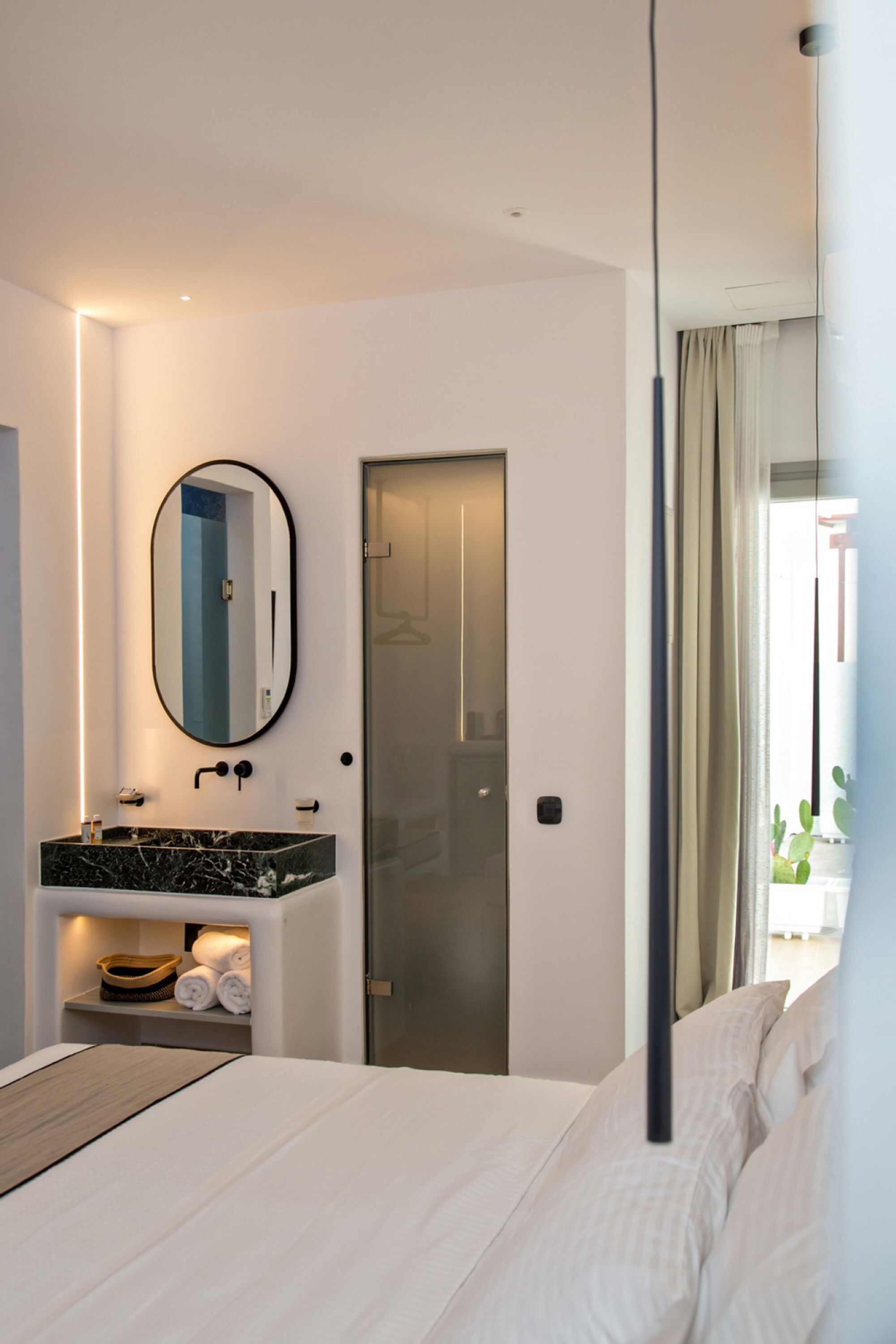 Studio | 1 bedroom, in-room safe, desk, Internet