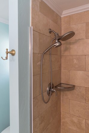 Hair dryer, towels - Flamingo Inn - Standard King - 103 (Fort Myers Beach)